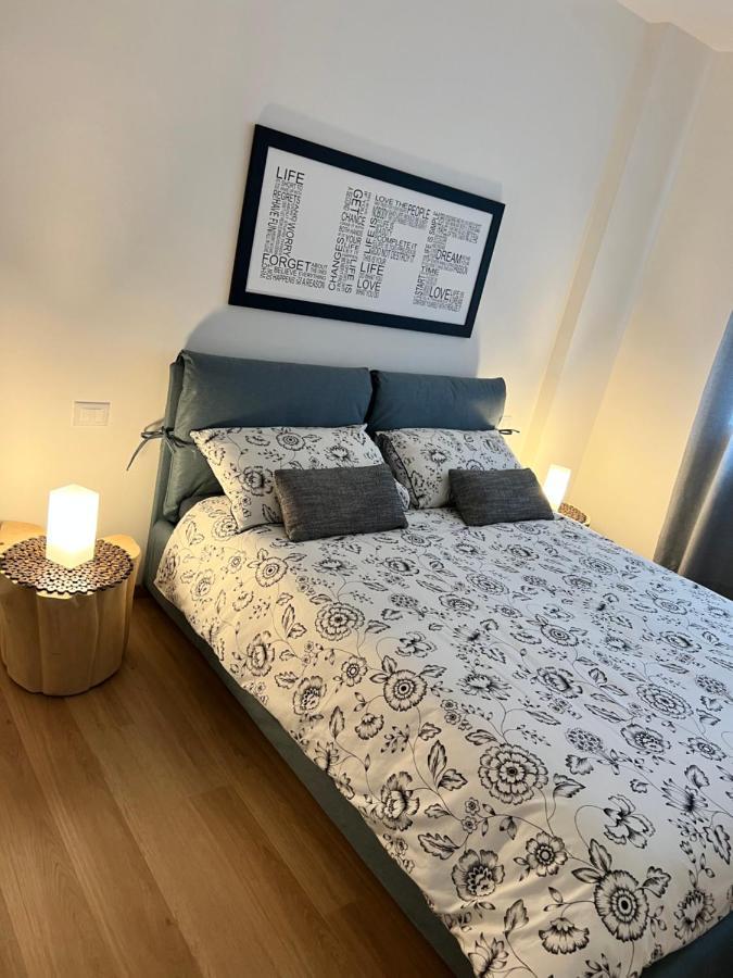 Mandi Mandi Cavour Appartement Udine Buitenkant foto